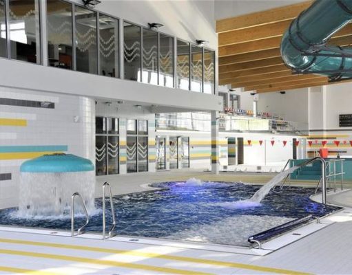 Baseny znowu otwarte – znamy listę. Basen Błonie Czwórka